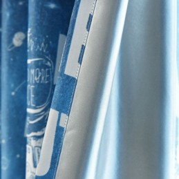 Tenda Oscurante Stampata Con Motivo A Cartoni Animati Blu Dello Spazio, Su Misura Per La Camera Dei Bambini.