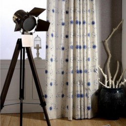 Tenda Semplice Americana Su Misura, Tessuto Di Lino E Cotone Morbido Isolante Con Ricamo Blu.