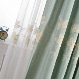 Tende Oscuranti In Cotone E Lino Con Fiori Nordici Ricamati